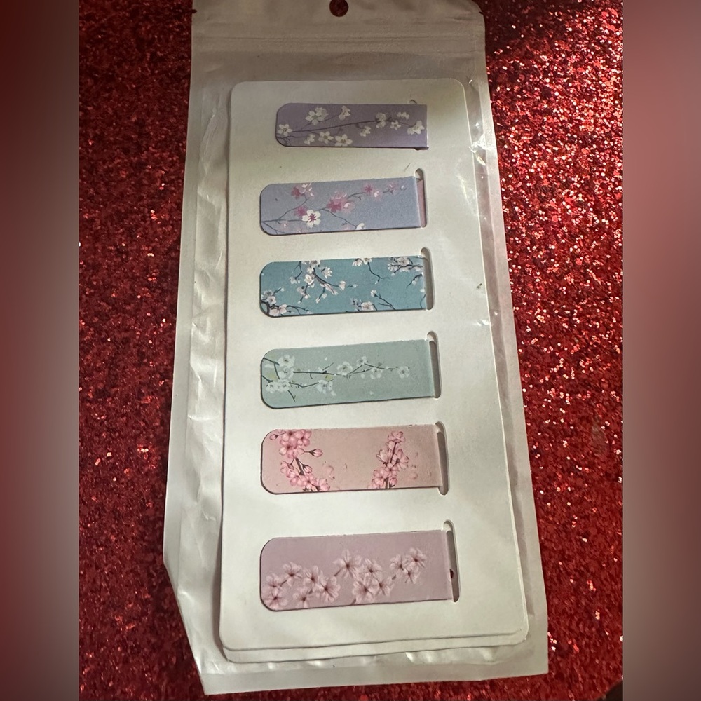 Floral Magnetic Bookmarks Set - Picture 2 of 4